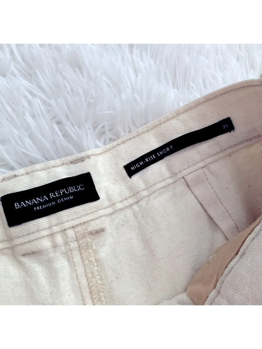 Banana Republic stylish pleated